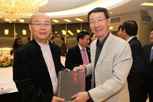 中國駐紐約總領事孫國祥會見劉東華