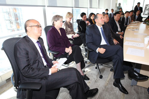 中國企業家俱樂部代表團參觀紐約中國中心辦公室