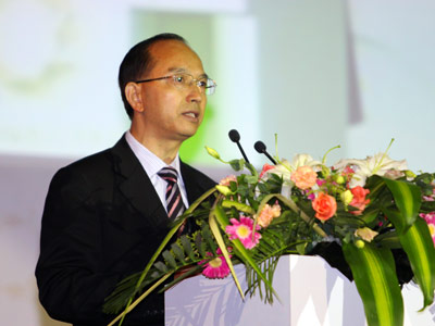 李成云：加快建設(shè)西部經(jīng)濟(jì)發(fā)展高地